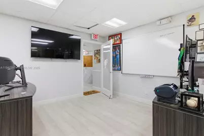 1640 W Oakland Park Blvd #301, Oakland Park, FL 33311 - Photo 16