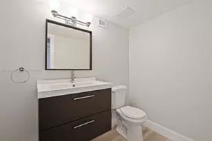 6039 Collins Ave, Miami Beach, FL 33140 - Photo 8