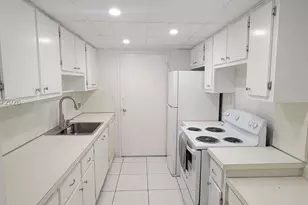 5401 Collins Ave, Miami Beach, FL 33140 - Photo 16