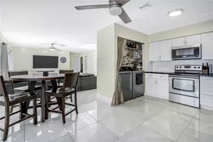 10010 NW 71st Pl, Tamarac, FL 33321 - Photo 8