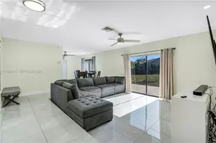 10010 NW 71st Pl, Tamarac, FL 33321 - Photo 2