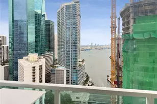 31 SE 5th St, Miami, FL 33131 - Photo 12