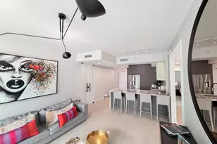 31 SE 5th St, Miami, FL 33131 - Photo 2