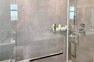 31 SE 5th St, Miami, FL 33131 - Photo 20