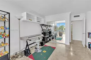 900 Bay Dr, Miami Beach, FL 33141 - Photo 16