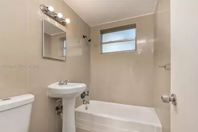 1685 Jefferson Ave #8, Miami Beach, FL 33139 - Photo 12