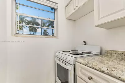 1685 Jefferson Ave #8, Miami Beach, FL 33139 - Photo 6