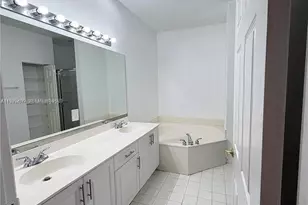 2650 E Aragon Blvd, Sunrise, FL 33313 - Photo 12
