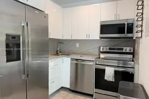 150 SW 10th St, Miami, FL 33130 - Photo 12