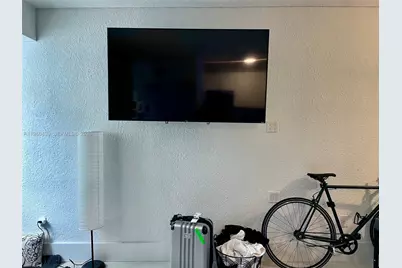 150 SW 10th St #7, Miami, FL 33130 - Photo 8