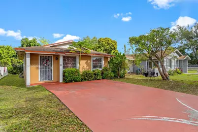 432 NW 15th St, Florida City, FL 33034 - Photo 2