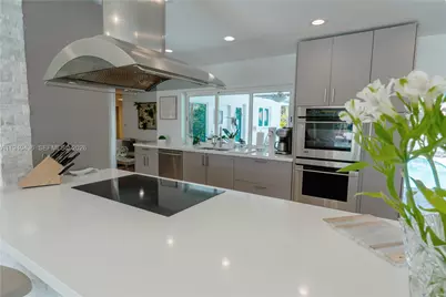 2711 NE 57th Ct, Fort Lauderdale, FL 33308 - Photo 6