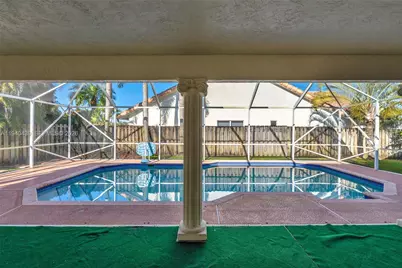 1092 NW 162nd Ave, Pembroke Pines, FL 33028 - Photo 32