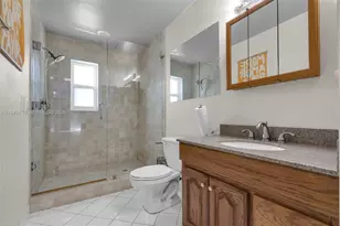 1092 NW 162nd Ave, Pembroke Pines, FL 33028 - Photo 22