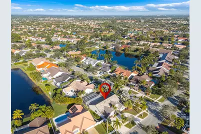 1092 NW 162nd Ave, Pembroke Pines, FL 33028 - Photo 40