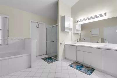 1092 NW 162nd Ave, Pembroke Pines, FL 33028 - Photo 26