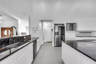 1092 NW 162nd Ave, Pembroke Pines, FL 33028 - Photo 14