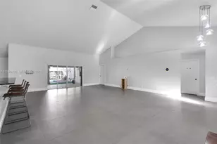 1092 NW 162nd Ave, Pembroke Pines, FL 33028 - Photo 4