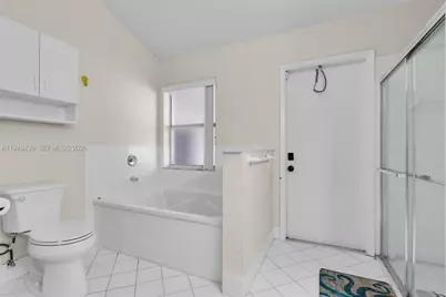 1092 NW 162nd Ave, Pembroke Pines, FL 33028 - Photo 28
