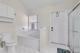 1092 NW 162nd Ave, Pembroke Pines, FL 33028 - Photo 26