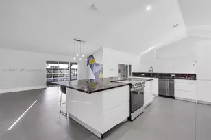 1092 NW 162nd Ave, Pembroke Pines, FL 33028 - Photo 12