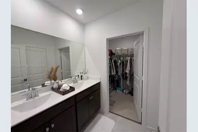 1842 SE 7th Ter #1842, Homestead, FL 33034 - Photo 4