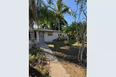 655 SW 6th Ter, Florida City, FL 33034 - Photo 1