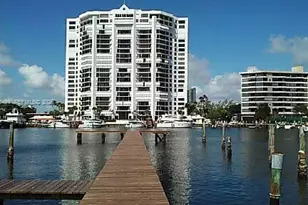 2675 S Parkview Dr, Hallandale Beach, FL 33009 - Photo 2