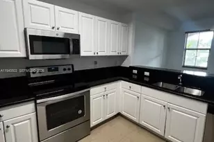 11401 NW 89th St, Doral, FL 33178 - Photo 12