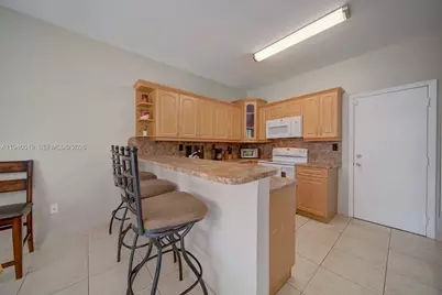 27461 SW 138th Ave, Homestead, FL 33032 - Photo 6