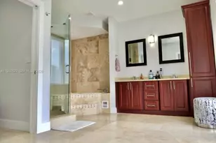 13240 Ortega Ln, North Miami, FL 33181 - Photo 10