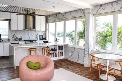 4710 Pine Tree Dr #49, Miami Beach, FL 33140 - Photo 2