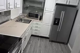 8065 SW 107th Ave, Miami, FL 33173 - Photo 2