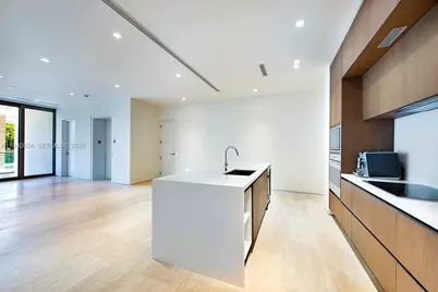 311 Meridian Ave #302, Miami Beach, FL 33139 - Photo 6