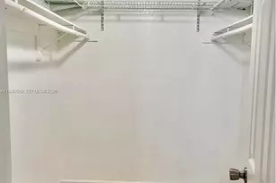 10090 NW 80th Ct, Hialeah Gardens, FL 33016 - Photo 10