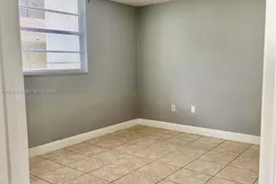 10090 NW 80th Ct, Hialeah Gardens, FL 33016 - Photo 12