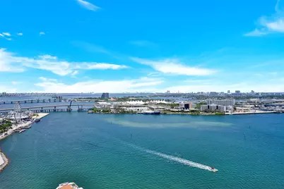 335 S Biscayne Blvd #2910, Miami, FL 33131 - Photo 4