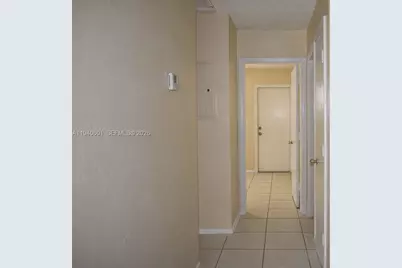 3841 NE 3rd Ave #4, Oakland Park, FL 33334 - Photo 6