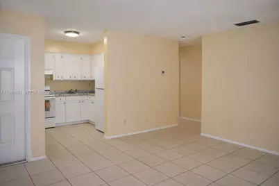 3841 NE 3rd Ave #4, Oakland Park, FL 33334 - Photo 1