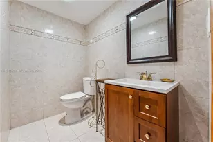 11111 Biscayne Blvd, Miami, FL 33181 - Photo 14