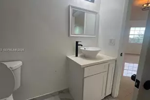 2881 N Oakland Forest Dr, Oakland Park, FL 33309 - Photo 30