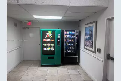 5750 Collins Ave #12 H, Miami Beach, FL 33140 - Photo 32