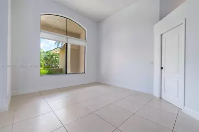 1051 Woodfall Ct, Weston, FL 33326 - Photo 16