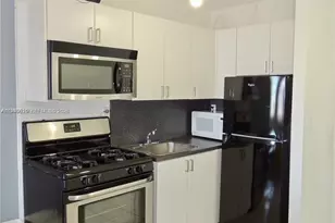 710 Washington Ave, Miami Beach, FL 33139 - Photo 2