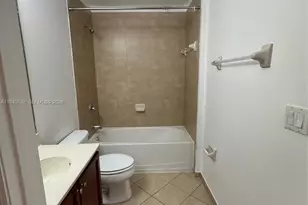 11601 NW 89th St, Doral, FL 33178 - Photo 14