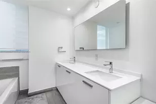 1300 Brickell Bay Dr, Miami, FL 33131 - Photo 20