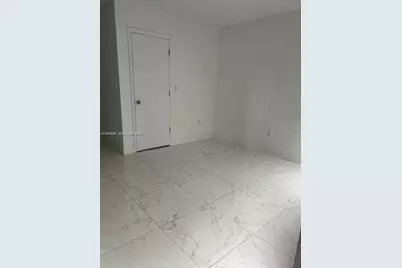 625 SW 5th Ave #8, Miami, FL 33130 - Photo 6
