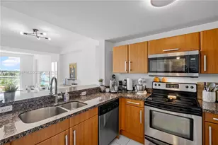 6362 Collins Ave, Miami Beach, FL 33141 - Photo 10