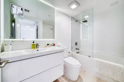 1900 Sunset Harbour Dr #1005, Miami Beach, FL 33139 - Photo 10