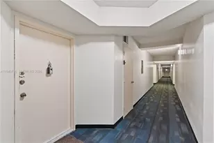 1351 NE Miami Gardens Dr, Miami, FL 33179 - Photo 8